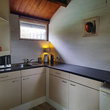 Tuinkamer Met Landelijk Uitzicht En Zwembad. Apartment *
