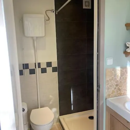 Tuinkamer Met Landelijk Uitzicht En Zwembad. Berkel-Enschot