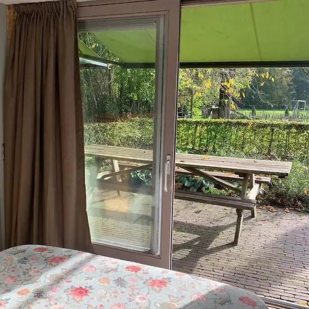 Tuinkamer Met Landelijk Uitzicht En Zwembad. Apartment Berkel-Enschot