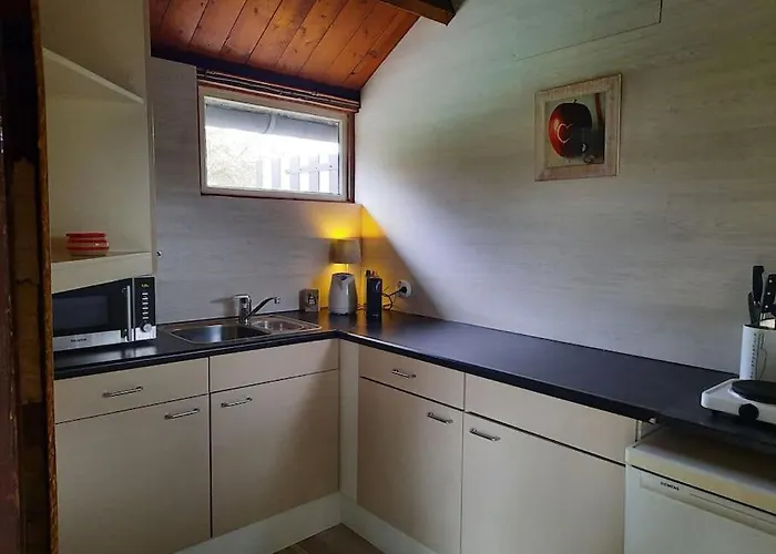 Tuinkamer Met Landelijk Uitzicht En Zwembad. 公寓 *