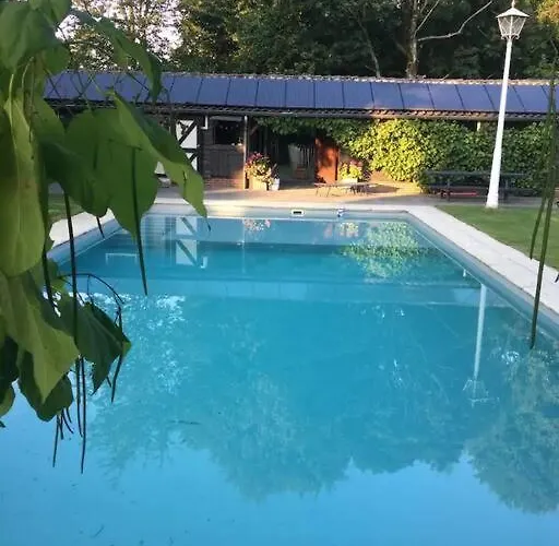 Tuinkamer Met Landelijk Uitzicht En Zwembad. 公寓 *